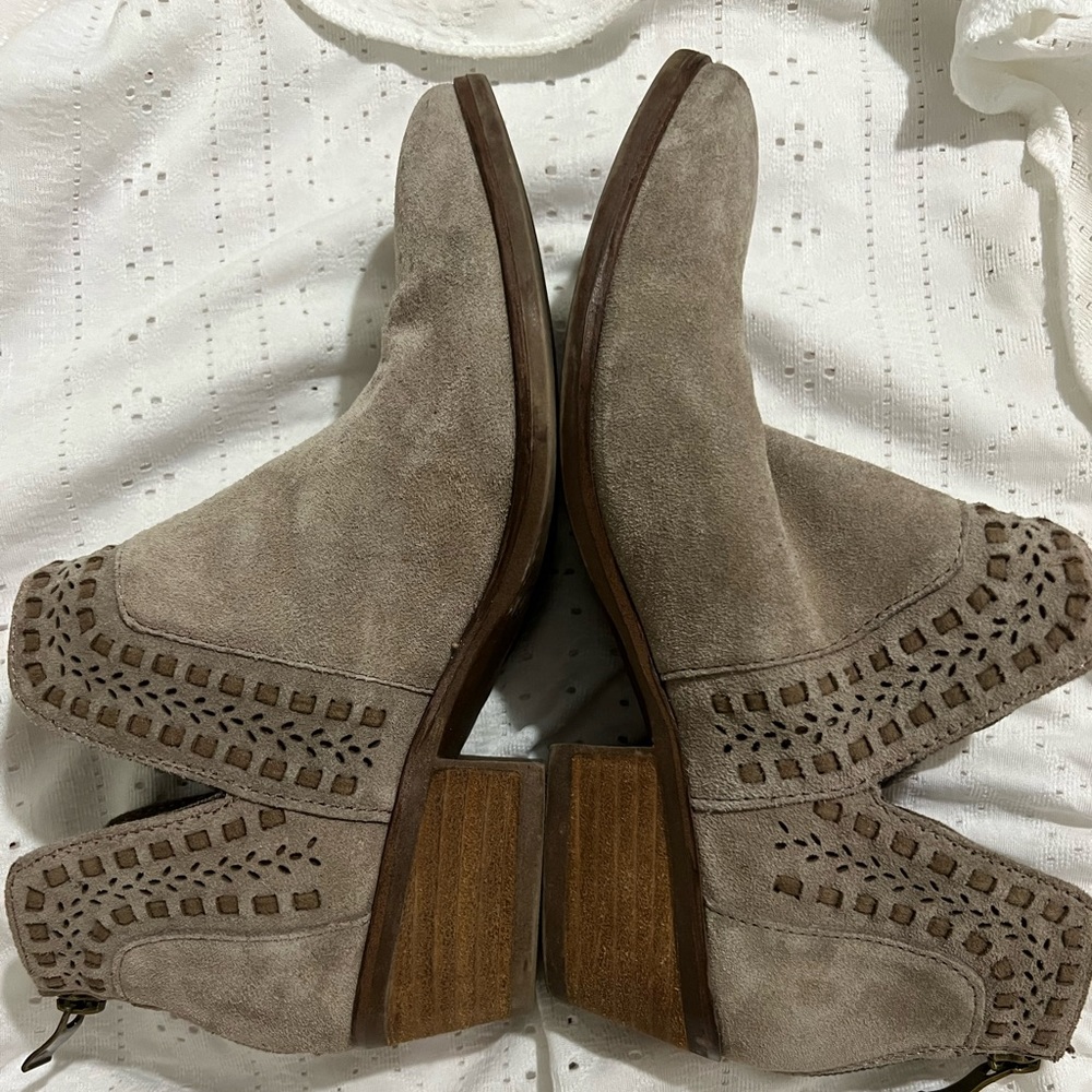 🛑Good Condition🛑 - Picture 2 of 3